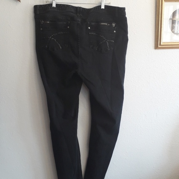 Lane Bryant Taper Leg Pocket Zipper Detail Black Wash Jeans - Picture 5 of 6